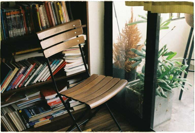 Tips for Creating a Cozy Reading Nook in Any Room